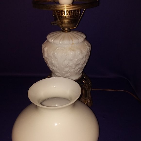 Antique Working Victorian Electric Oil GWTW Milk Glass Mushroom Shade Table Lamp - Picture 4 of 11